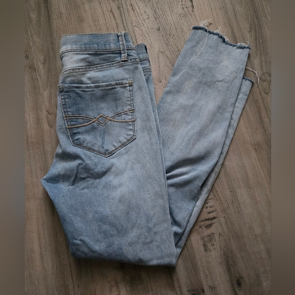 Mudd FLX Stretch Light Wash Low Rise Skinny Ripped Distressed Jeans Junior 9 - Picture 6 of 10